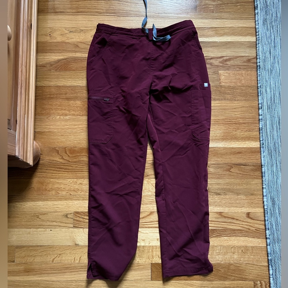 FIGS yola skinny scrub pant